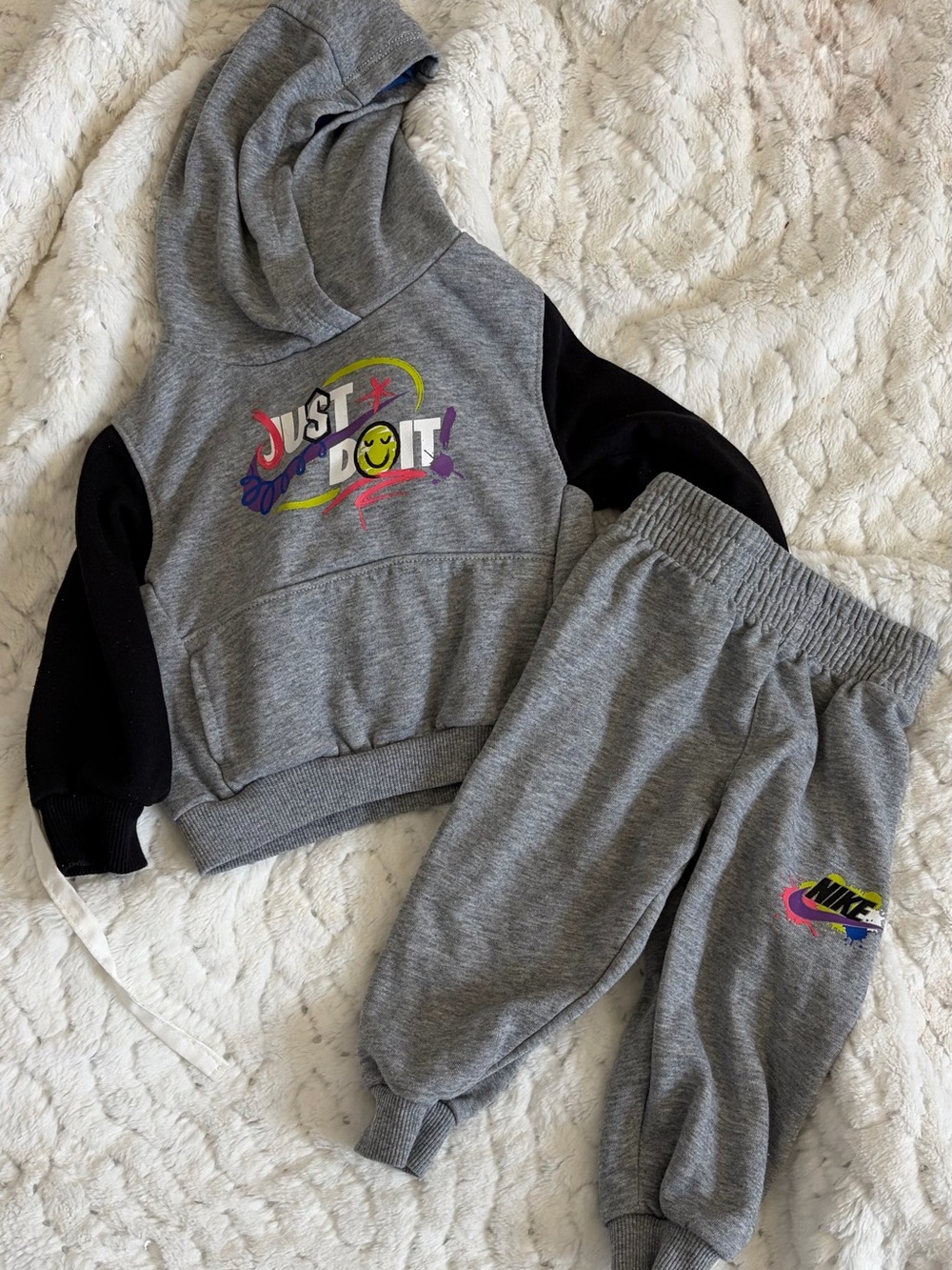 Nike Boys 2-Piece Hoodie & Jogger Set — 18M 🩶🌈